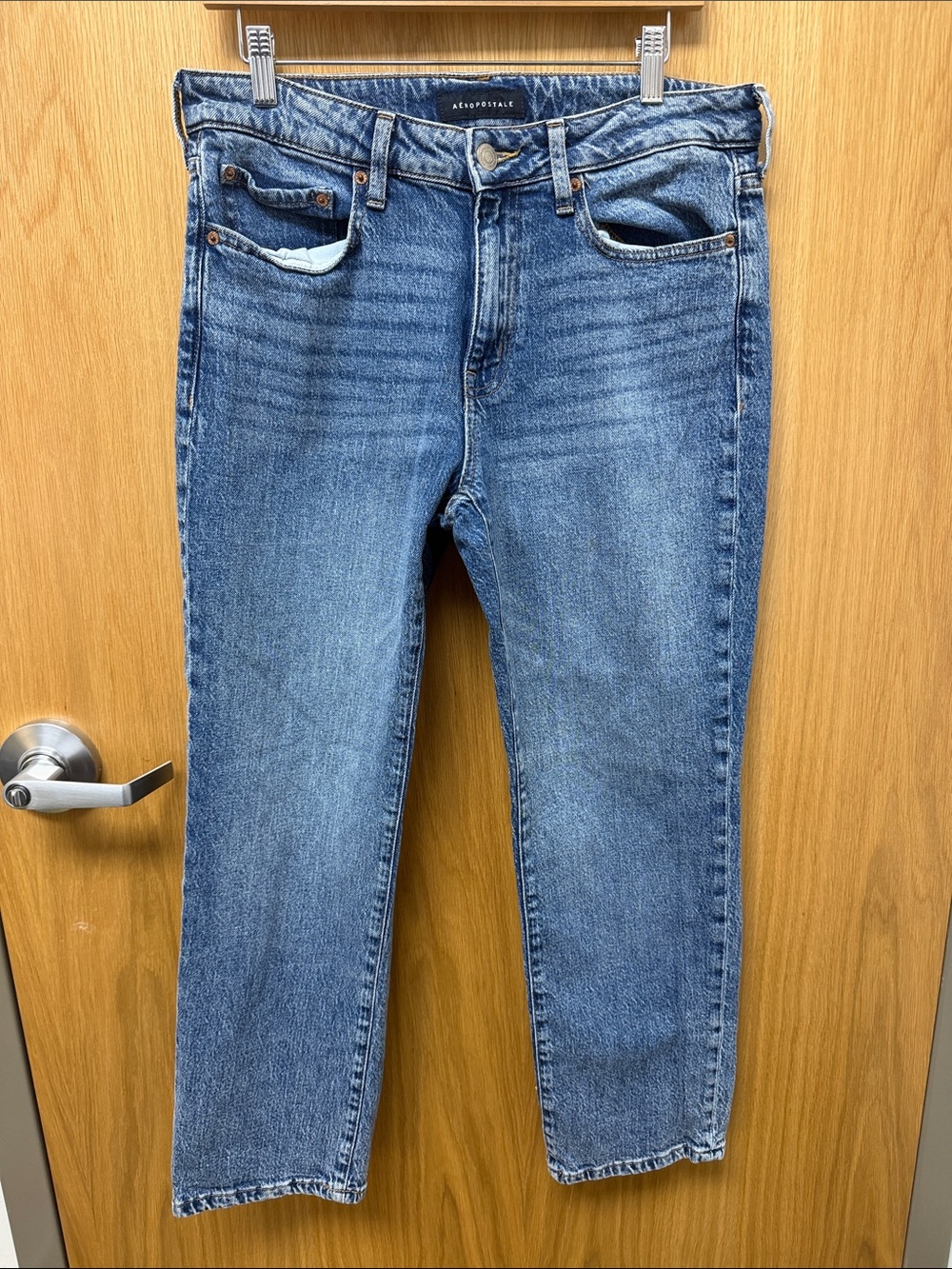 Aeropostale Women's Blue Mid-Rise Ankle Straight-Leg Classic Minimalist Jeans